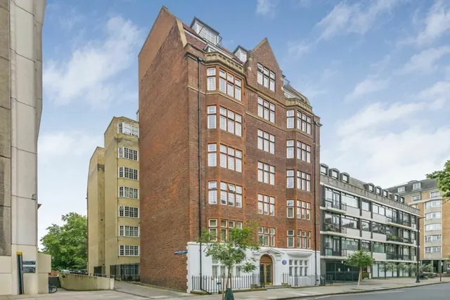 property — For sale in Queen Square, Bloomsbury, WC1N