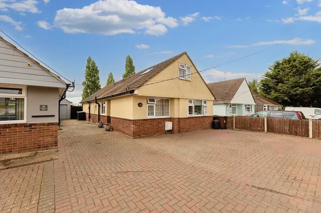Colchester Road, Weeley, CO16, photo 1