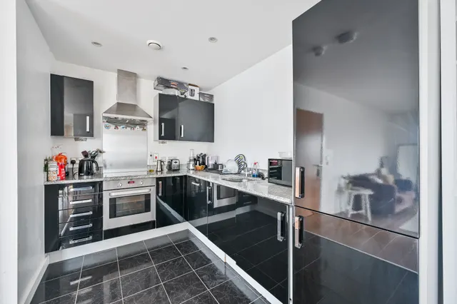 Photo 3 — Flat 138, 25 Barge Walk, City Peninsula, London