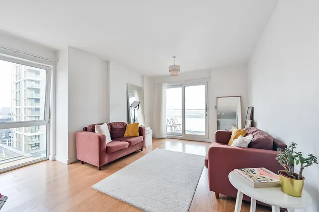 Flat 138, 25 Barge Walk, City Peninsula, London, photo 1