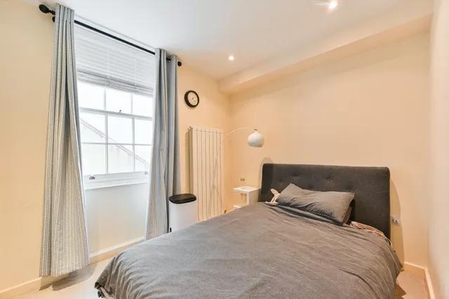 Photo 3 — 6 Billing Spring House, 529-531 Fulham Road, London