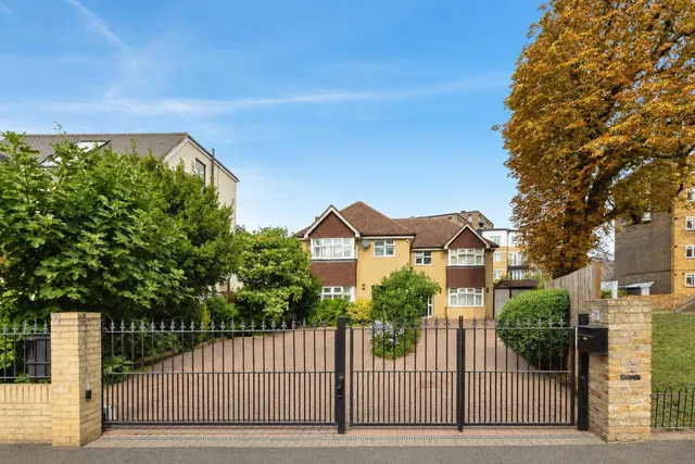 4 bedroom house, Atkins Road, London, SW12