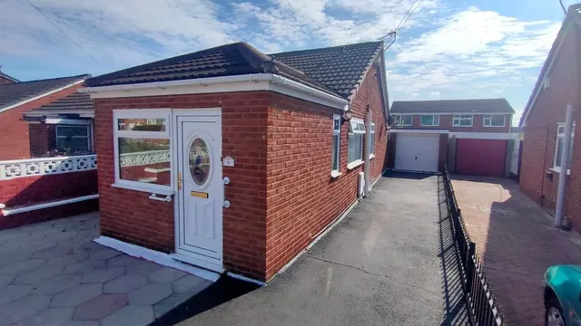 Bentley Avenue, Gwersyllt, LL11, photo 2
