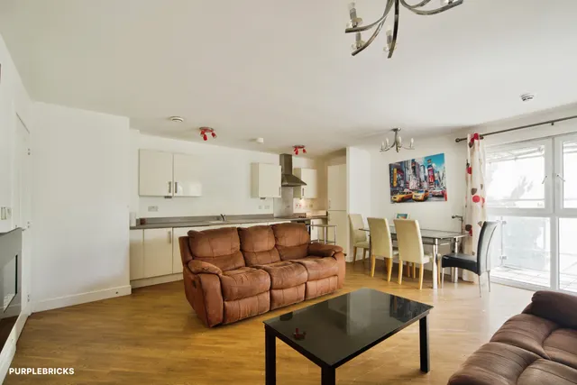 Academy Way, Dagenham, RM8, photo 2