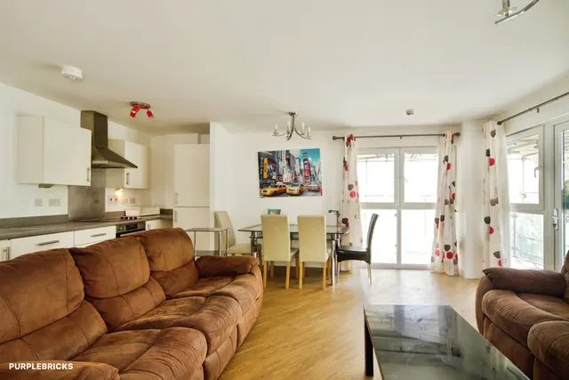 Academy Way, Dagenham, RM8, photo 3