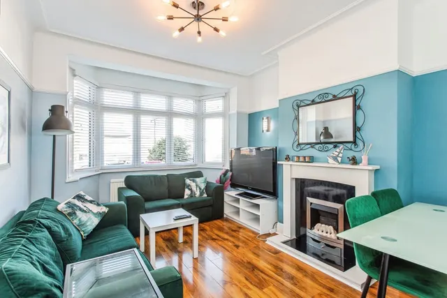 Photo 3 — Northview Drive, WESTCLIFF-ON-SEA, Essex, SS0