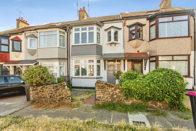 Northview Drive, WESTCLIFF-ON-SEA, Essex, SS0, photo 1