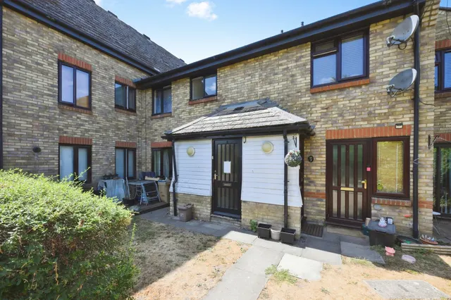 Photo 2 — High Road, Wormley, Broxbourne