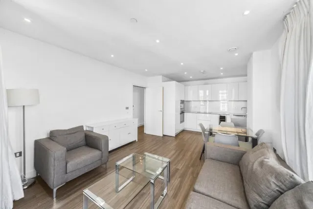 Hebden Place, Nine Elms, SW8, photo 2