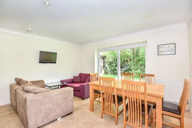 Photo 3 — Bridgehill Close, Guildford, GU2 8BA