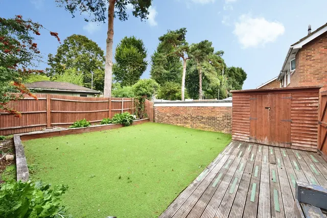 Photo 3 — Charlbury Close, Maidstone, Kent, ME16