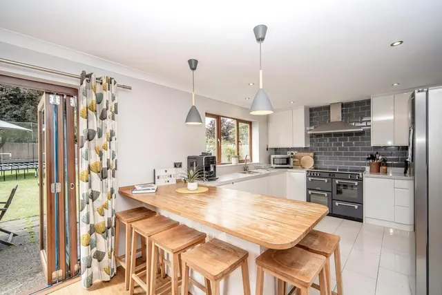 Brendon Avenue, Bedford, MK41, photo 2