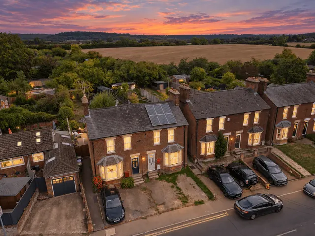 Wingrave Road, Tring, photo 1