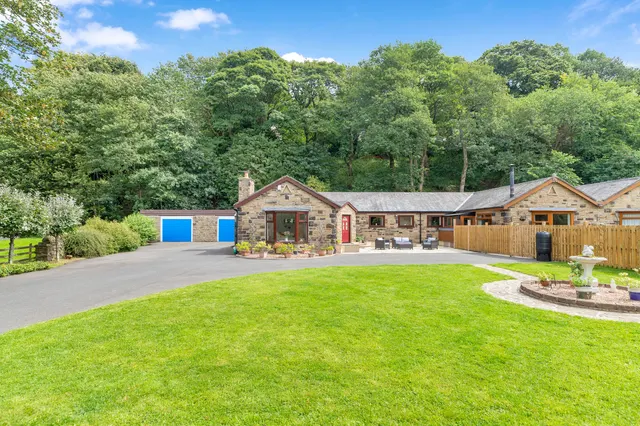 Halifax Road, Keighley, BD21, photo 1