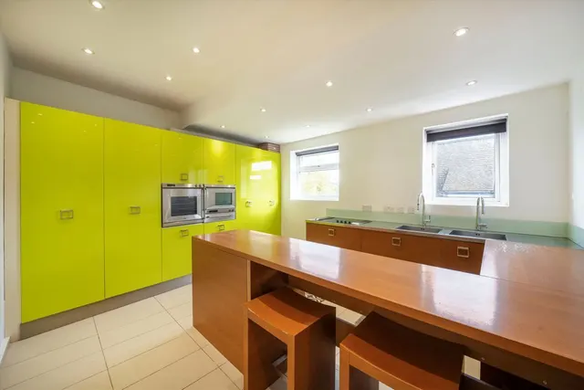 St. James's Drive, SW17, photo 3