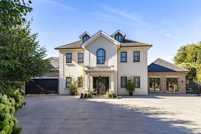 Benfleet Close, Cobham, KT11, photo 1