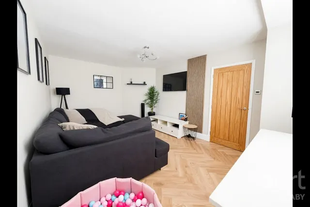 Cumberwell Drive, Leicester, LE19, photo 3
