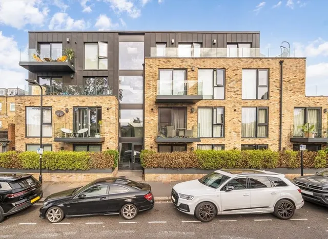 flat, Essex Park Mews, Acton, W3