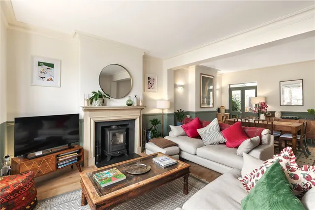 Photo 3 — Eland Road, Battersea, London, SW11