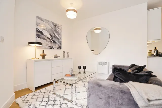 Apartment Eight, Viciniti Court, AL1, photo 2