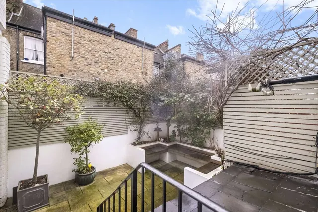 Photo 3 — Uverdale Road, London, SW10 0SS