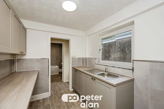 Henfaes Road, Neath, SA11, photo 3