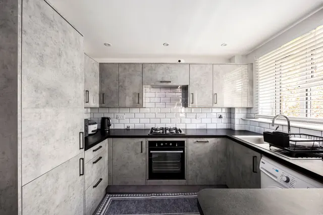 Larch Way, Haywards Heath, RH16, photo 2
