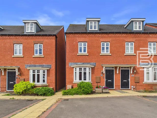 3 bedroom house, Lincoln Drive, Houlton