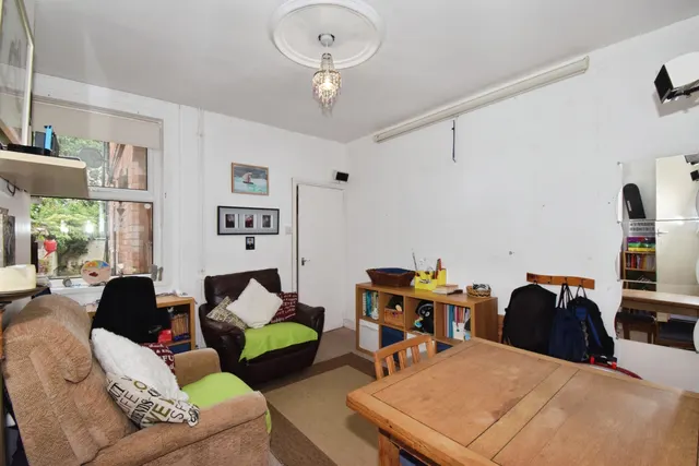 Knighton Fields Road East, Leicester, LE2, photo 3