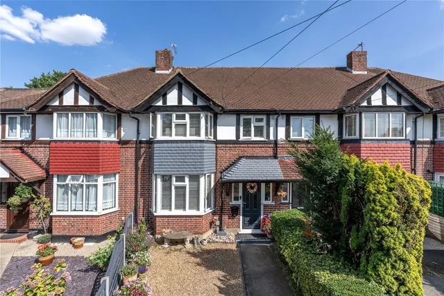 Photo 2 — Heathcroft Avenue, Sunbury On Thames, TW16 7TN