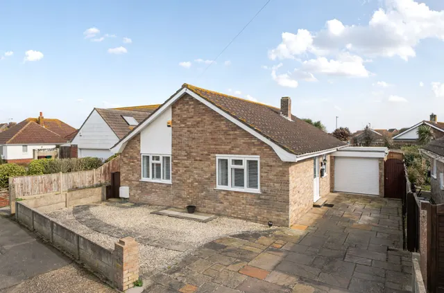 Pond Road, Bracklesham Bay, PO20, photo 1