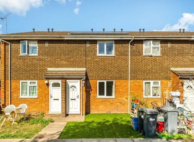 Vine Place, Hounslow, TW3, photo 1
