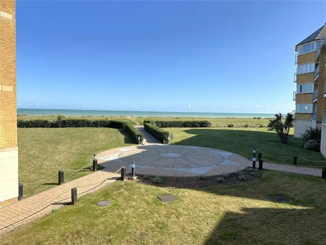 San Diego Way, Eastbourne, BN23, photo 3