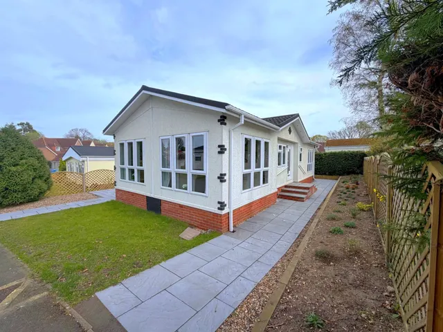 Foxhall Road, Rushmere St. Andrew, Ipswich, photo 1