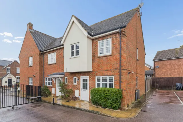 Old Chapel Mews High Street, Codicote, Hitchin, SG4 8SY, photo 1