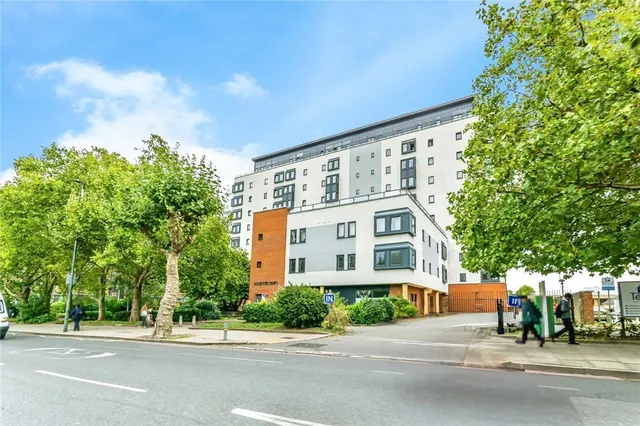 London Road, London, SW16, photo 1