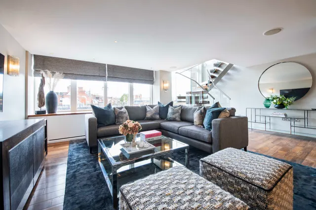 Photo 2 — Exceptional Three-Bedroom Duplex Pent...
