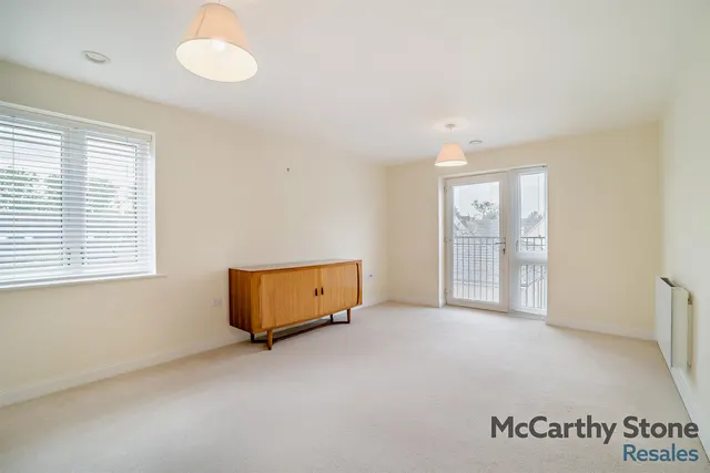 Hart Close, Wilton, SP2, photo 2