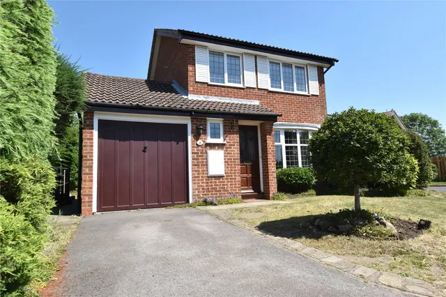 Grasmere Road, Farnborough, Hampshire, GU14 0LE, photo 1