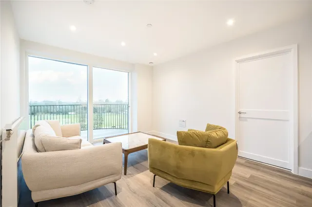 Astell Road, London, SE3, photo 2