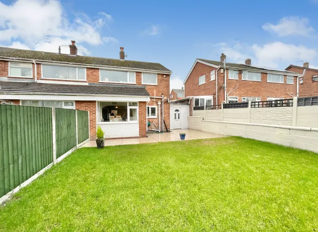 Westsprink Crescent, Stoke-On-Trent, ST3, photo 1