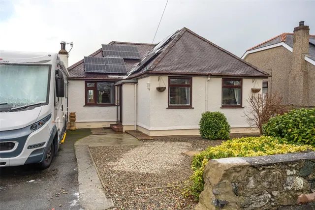 Cae Garw Road, Rhosbodrual, photo 1