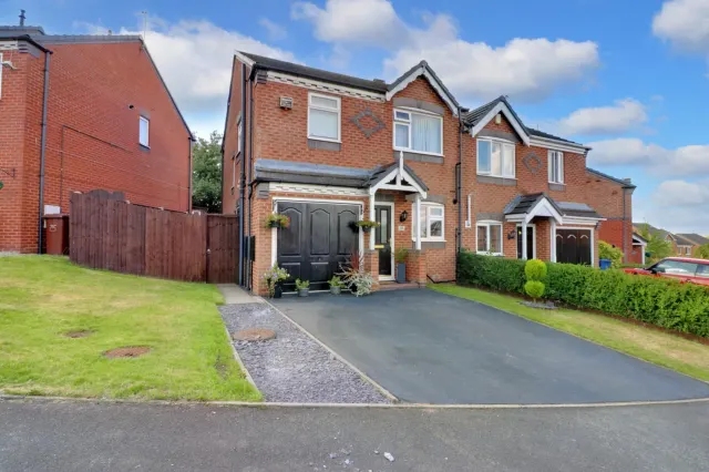Mill Crescent, Cannock, photo 1