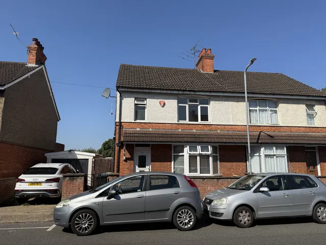 Lennox Road, MK2, photo 1