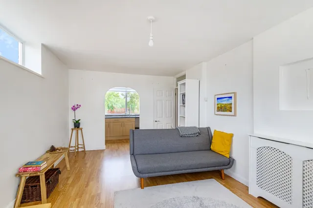 Photo 3 — Albemarle Road, Beckenham, BR3