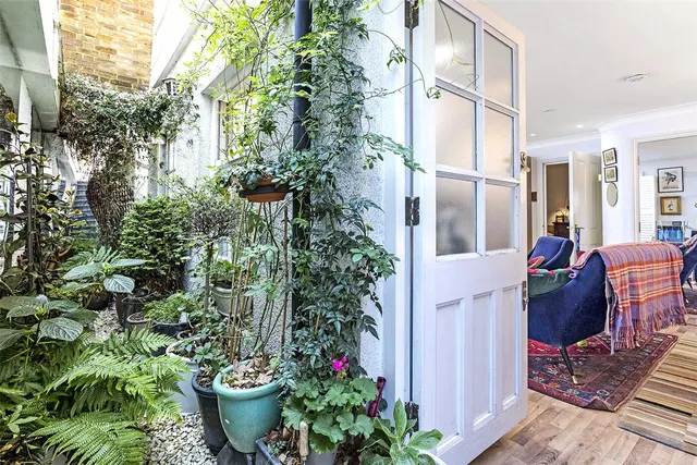 Amwell Street, London, EC1R, photo 3