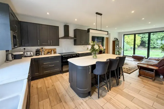 Farnborough Road, Farnborough, photo 3