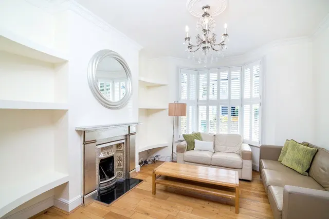 2 bedroom flat, Bridgman Road, Chiswick, W4