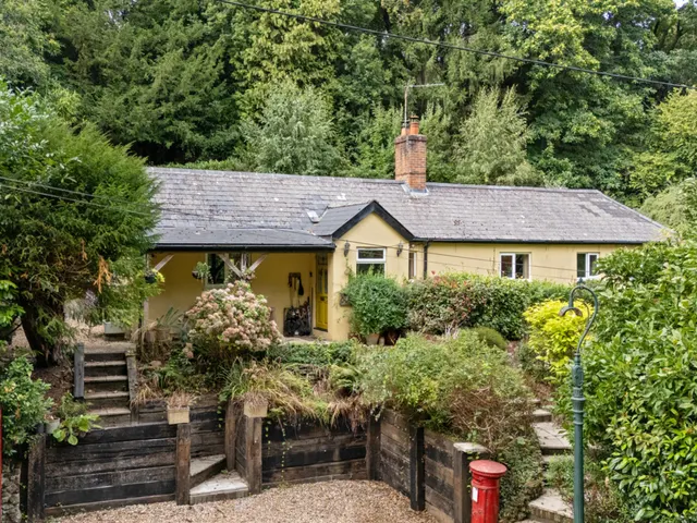 Sandy Lane, Rake, GU33, photo 1