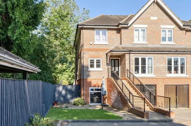 Ray Park Avenue, Maidenhead, SL6, photo 1